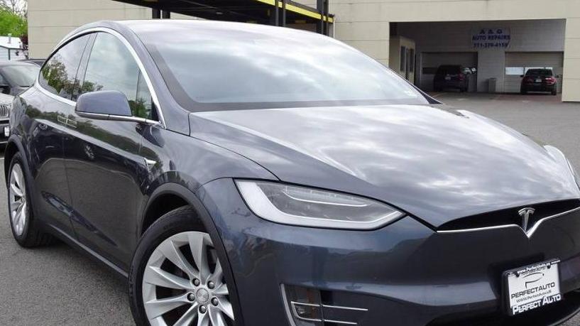 TESLA MODEL X 2017 5YJXCBE25HF044343 image